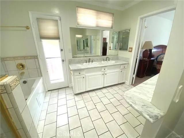 23552 Kivik Street, Woodland Hills, CA 91367