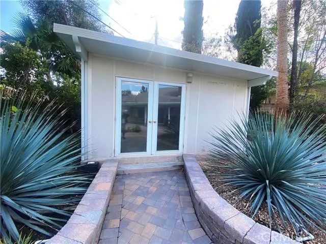 23552 Kivik Street, Woodland Hills, CA 91367