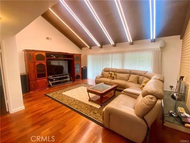 23552 Kivik Street, Woodland Hills, CA 91367