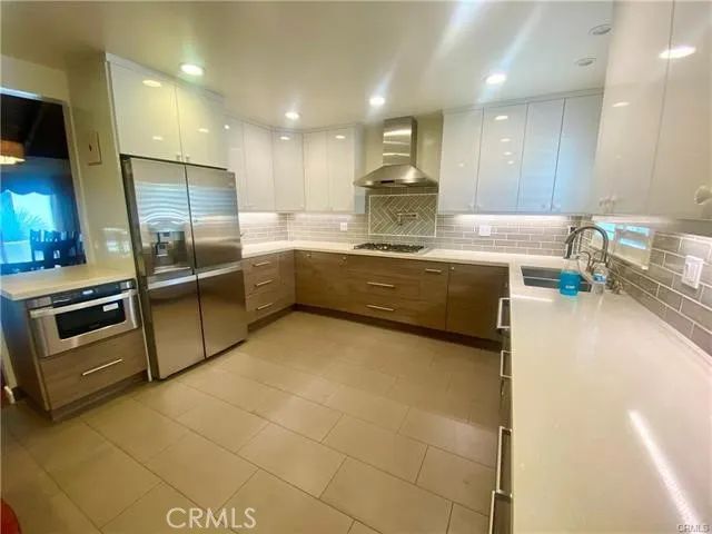 23552 Kivik Street, Woodland Hills, CA 91367
