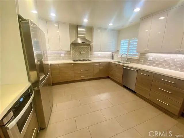 23552 Kivik Street, Woodland Hills, CA 91367
