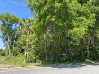 410 VERNON Avenue, Crescent City, FL 32112