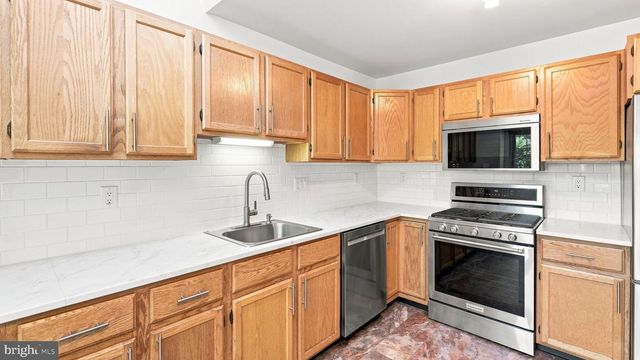 432 COUNTRY CLUB DR, Lansdale, PA 19446