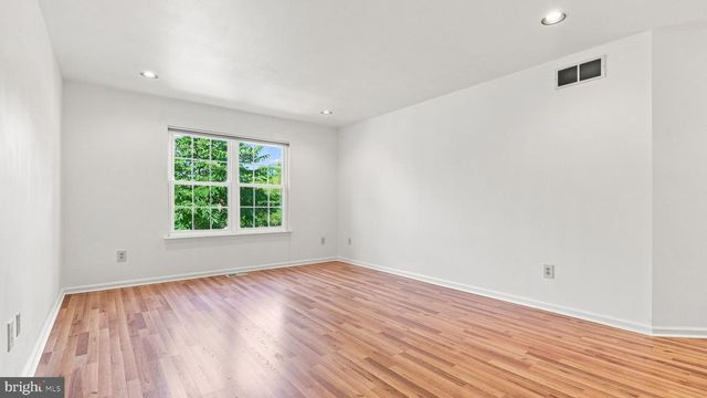 432 COUNTRY CLUB DR, Lansdale, PA 19446