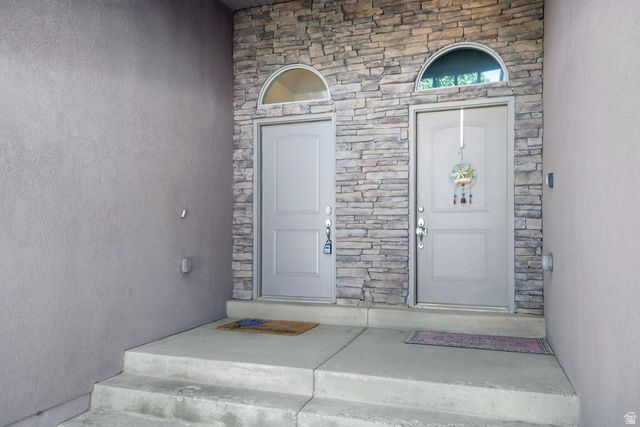 7183 S VILLA PLACE DR, Midvale, UT 84047