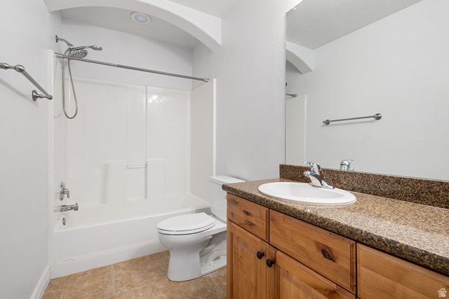 7183 S VILLA PLACE DR, Midvale, UT 84047