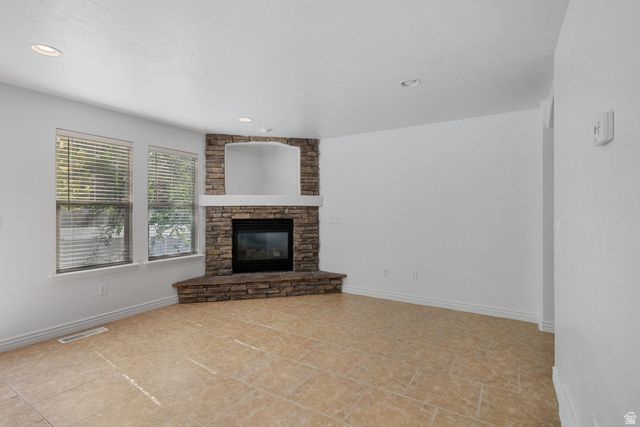 7183 S VILLA PLACE DR, Midvale, UT 84047