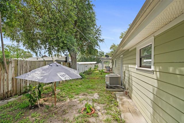 105 MIRROR DRIVE, Sanford, FL 32773