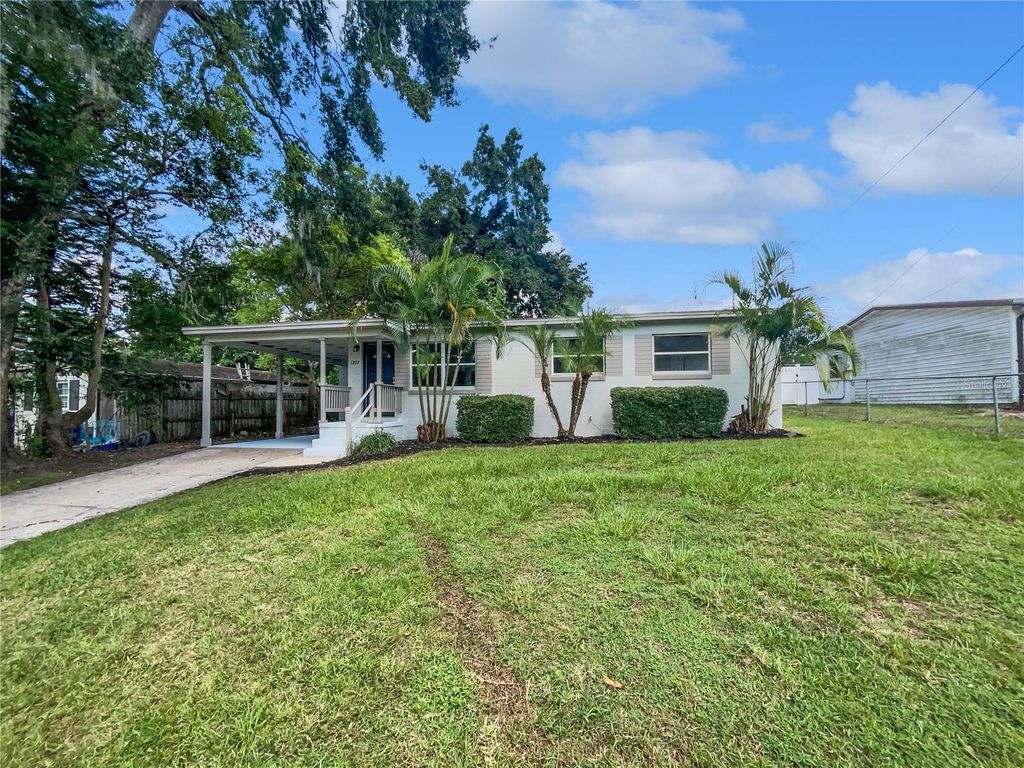 1207 HELEN STREET, Apopka, FL 32703