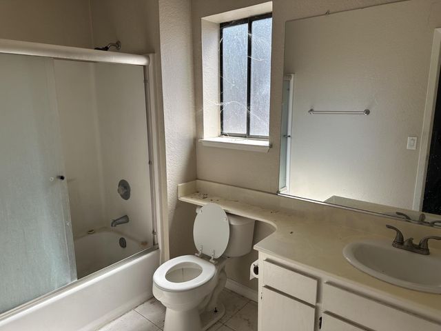 6762 Calvine Rd, Sacramento, CA 95823