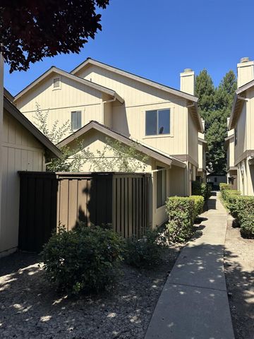 6762 Calvine Rd, Sacramento, CA 95823