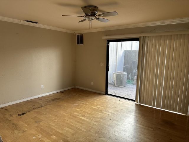 6762 Calvine Rd, Sacramento, CA 95823