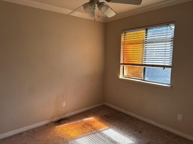6762 Calvine Rd, Sacramento, CA 95823