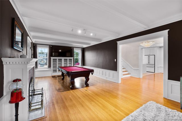 44 S Montgomery Avenue, Bay Shore, NY 11706