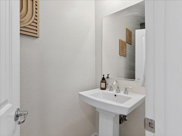 9509 Cheverny Way, Sacramento, CA 95829