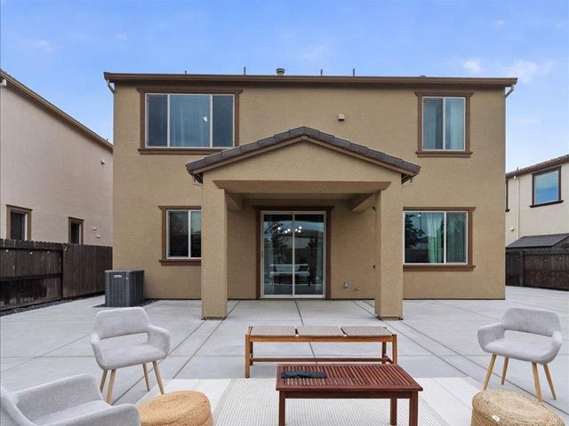 9509 Cheverny Way, Sacramento, CA 95829