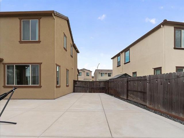 9509 Cheverny Way, Sacramento, CA 95829