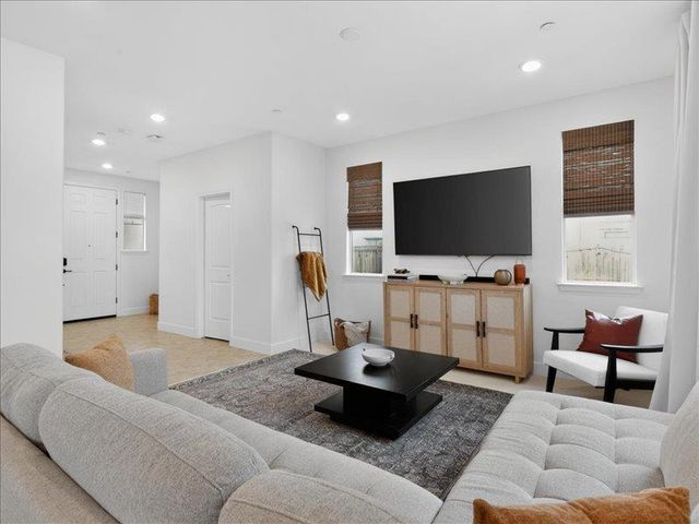 9509 Cheverny Way, Sacramento, CA 95829