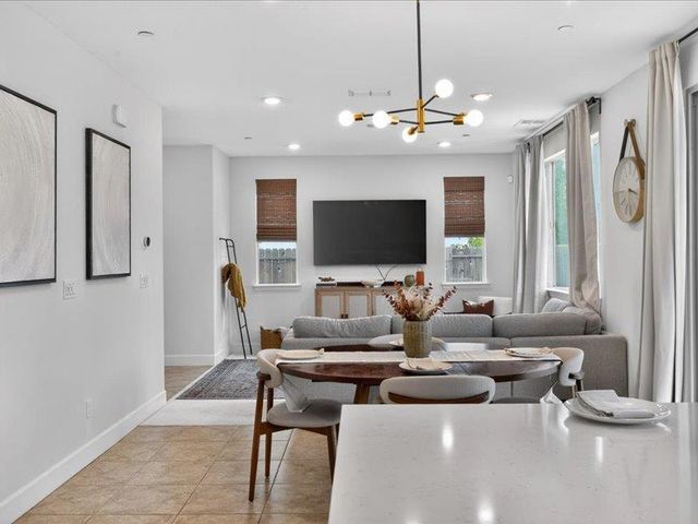 9509 Cheverny Way, Sacramento, CA 95829