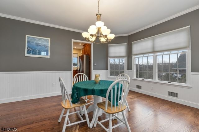 166 Preakness Cir, Branchburg Twp., NJ 08876