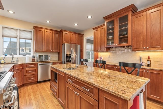 166 Preakness Cir, Branchburg Twp., NJ 08876