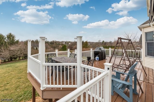 166 Preakness Cir, Branchburg Twp., NJ 08876