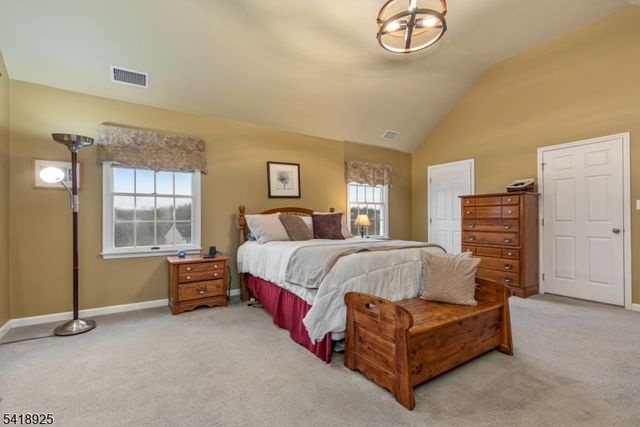 166 Preakness Cir, Branchburg Twp., NJ 08876