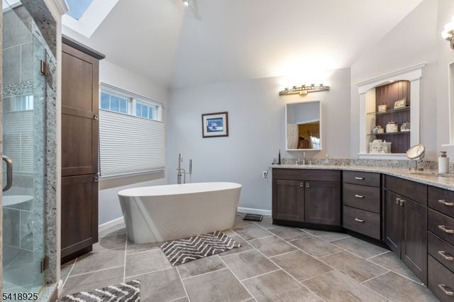 166 Preakness Cir, Branchburg Twp., NJ 08876