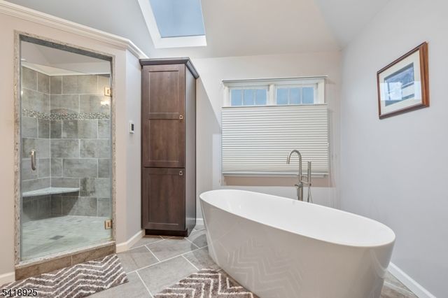 166 Preakness Cir, Branchburg Twp., NJ 08876