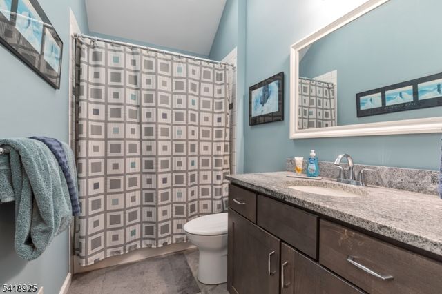 166 Preakness Cir, Branchburg Twp., NJ 08876