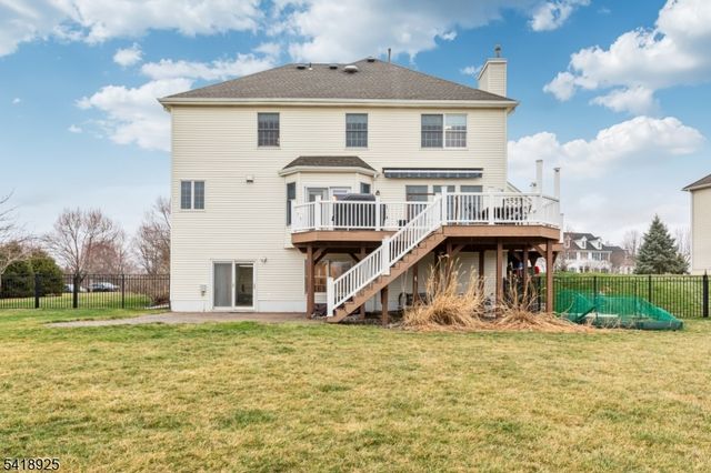 166 Preakness Cir, Branchburg Twp., NJ 08876