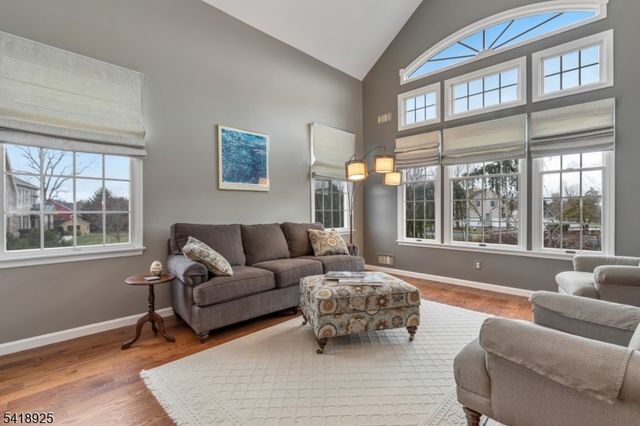 166 Preakness Cir, Branchburg Twp., NJ 08876