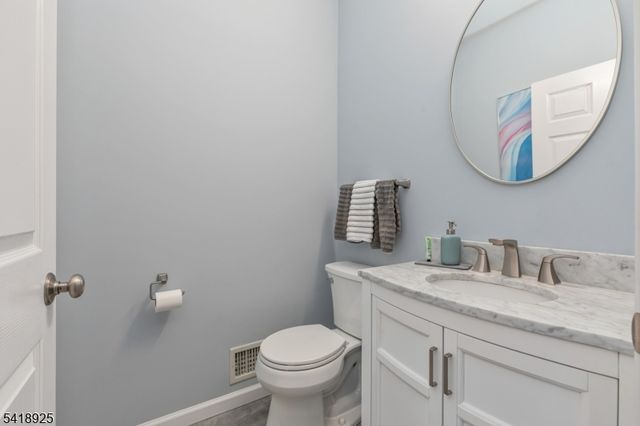 166 Preakness Cir, Branchburg Twp., NJ 08876