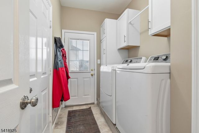 166 Preakness Cir, Branchburg Twp., NJ 08876