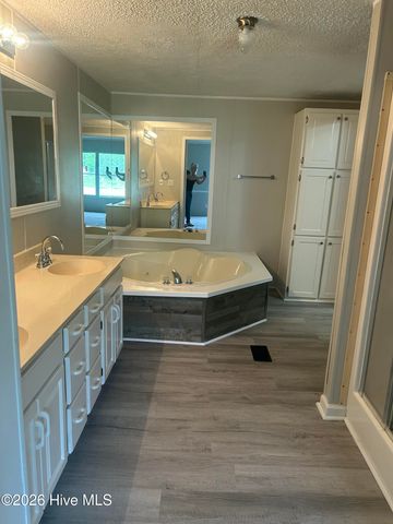 1490 Cobblestone Drive, Kinston, NC 28504