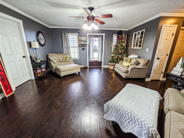 16 Volunteer Rd, Petersburg, TN 37144