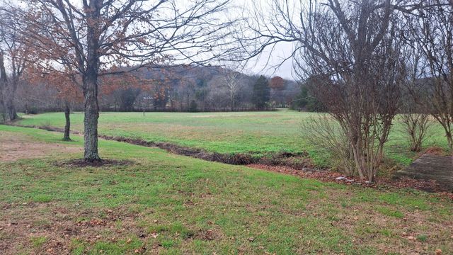 16 Volunteer Rd, Petersburg, TN 37144