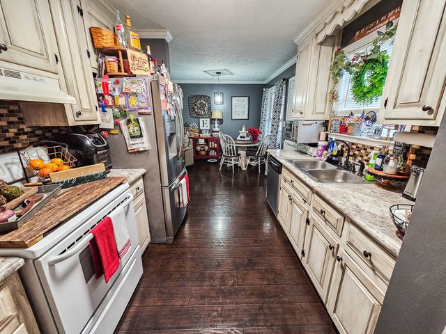 16 Volunteer Rd, Petersburg, TN 37144