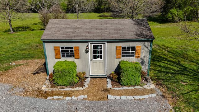 16 Volunteer Rd, Petersburg, TN 37144