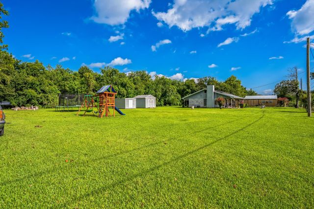 2605 N 10th Street, Orange, TX 77630