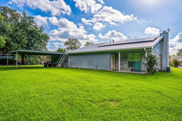 2605 N 10th Street, Orange, TX 77630