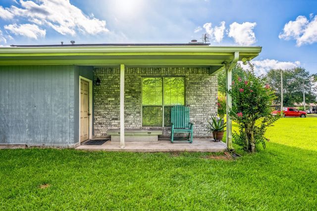 2605 N 10th Street, Orange, TX 77630