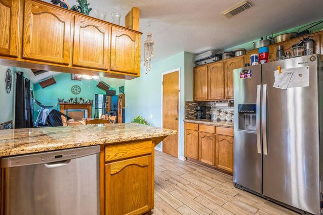 2605 N 10th Street, Orange, TX 77630