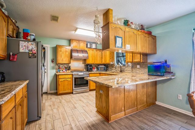 2605 N 10th Street, Orange, TX 77630