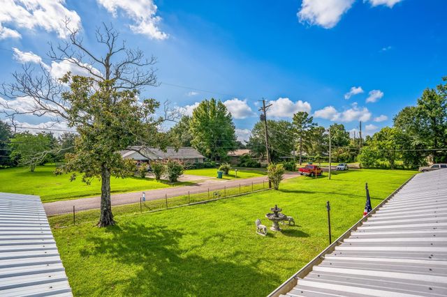 2605 N 10th Street, Orange, TX 77630