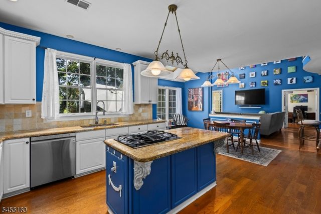 10 Ashley Dr, Mount Olive Twp., NJ 07836