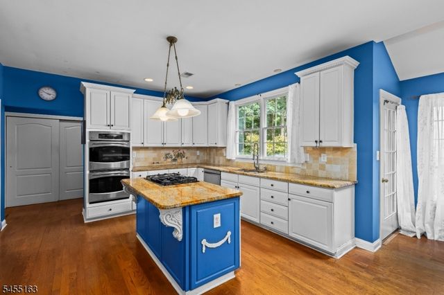 10 Ashley Dr, Mount Olive Twp., NJ 07836