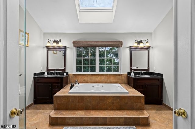 10 Ashley Dr, Mount Olive Twp., NJ 07836