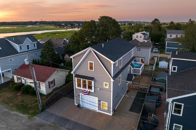 6 Cora Avenue, Hampton, NH 03842