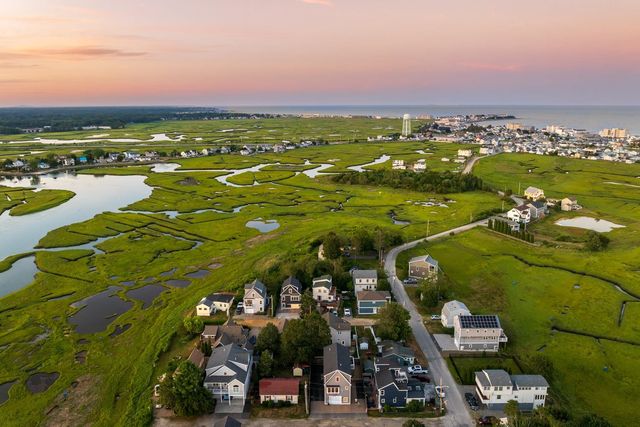 6 Cora Avenue, Hampton, NH 03842
